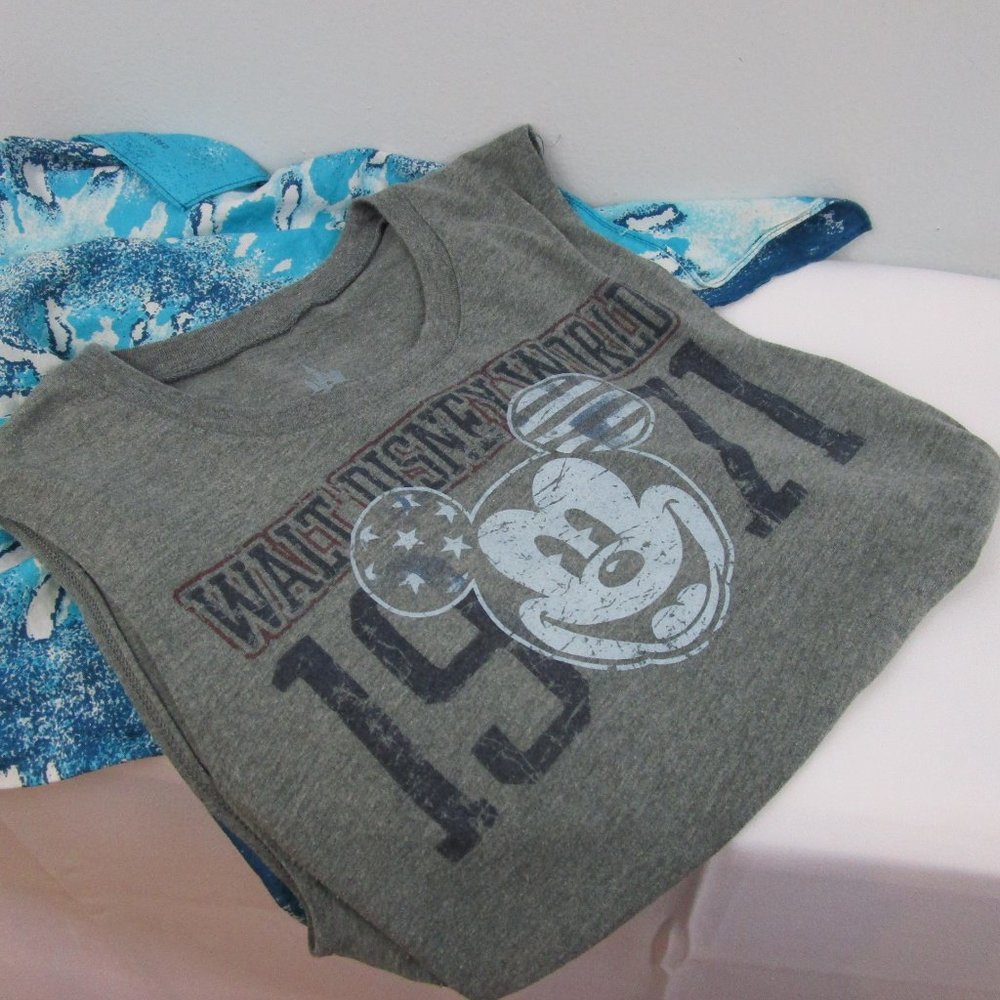 👚2X Host Pick👚 Classic Disney Mickey Mouse Tank - Picture 9 of 12
